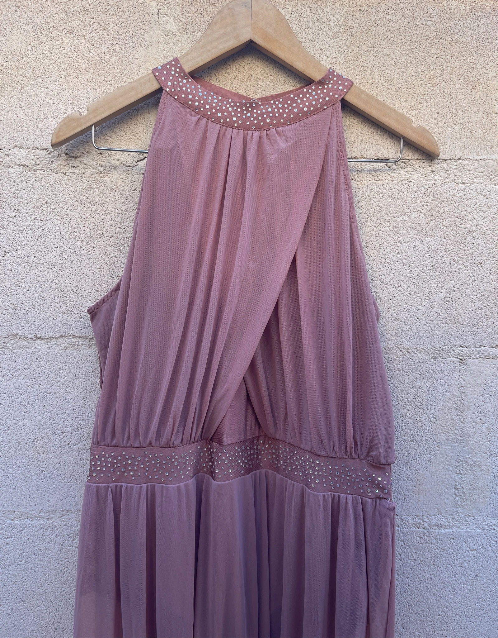Vestido Largo • Gold Rose • Cuello Halter • Body Interior | Talla L – photo 4